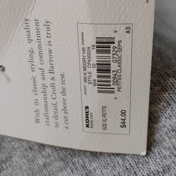 NWT WOMEN'S ZIP UP SWEATER - Picture 10 of 11